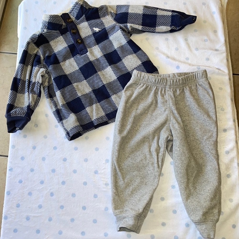 Great condition - Carter’s 12 Months